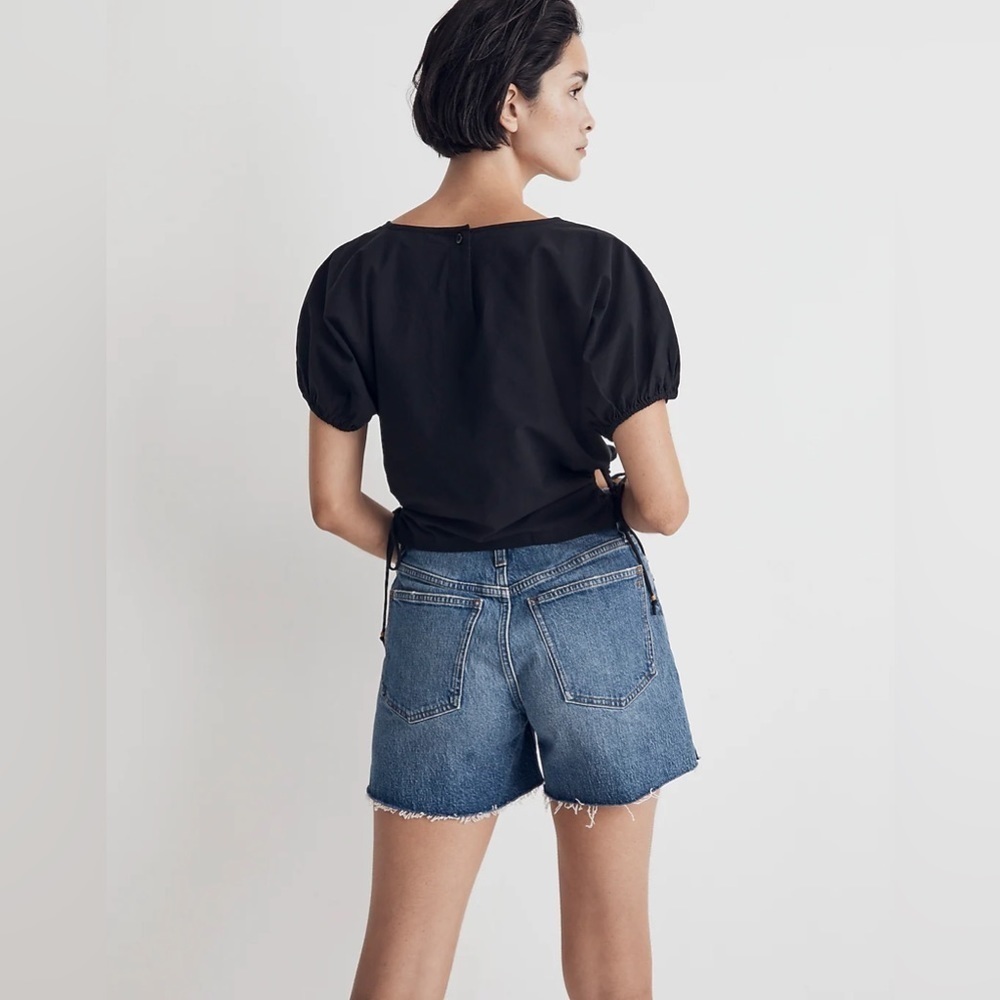 Madewell Embroidered Poplin Puff-Sleeve Cutout Crop Top in True Black - Picture 3 of 11